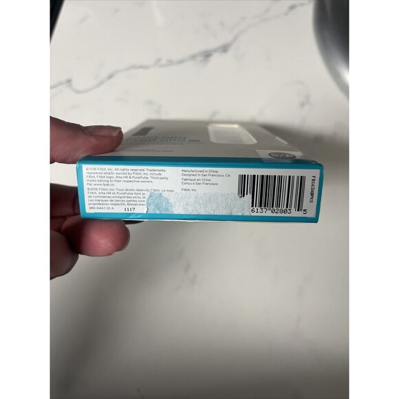 NEW Genuine Fitbit Alta & Alta HR Classic Band Pink Size Small S/P - Picture 5 of 8